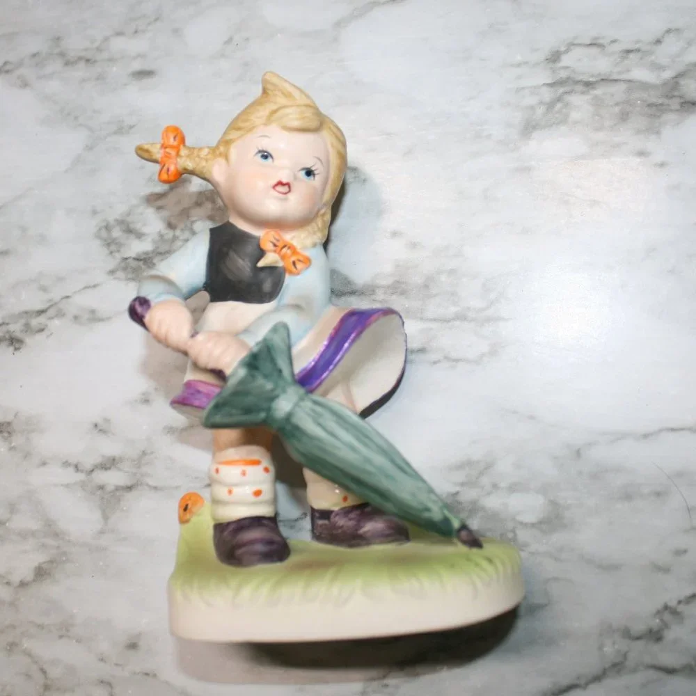 VINTAGE ARNART Figurine Set Collectible Boy Girl Set Umbrella Home Decor Nursery